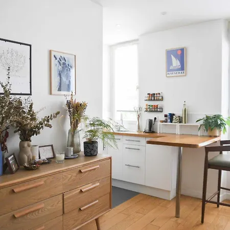 Bright 1 Bedroom - Near Park Appartement