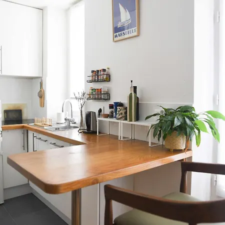 Bright 1 Bedroom - Near Park